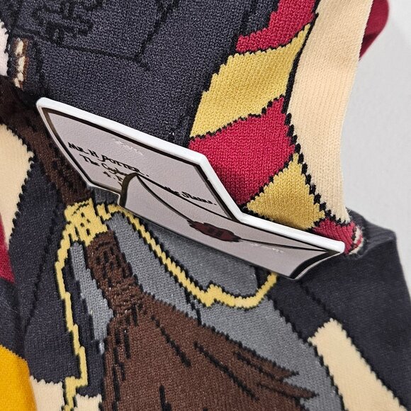 Harry Potter Gryffindor Sweater 7/8 & Madmia Socks Collab Set NWT/NWOT - Picture 8 of 12